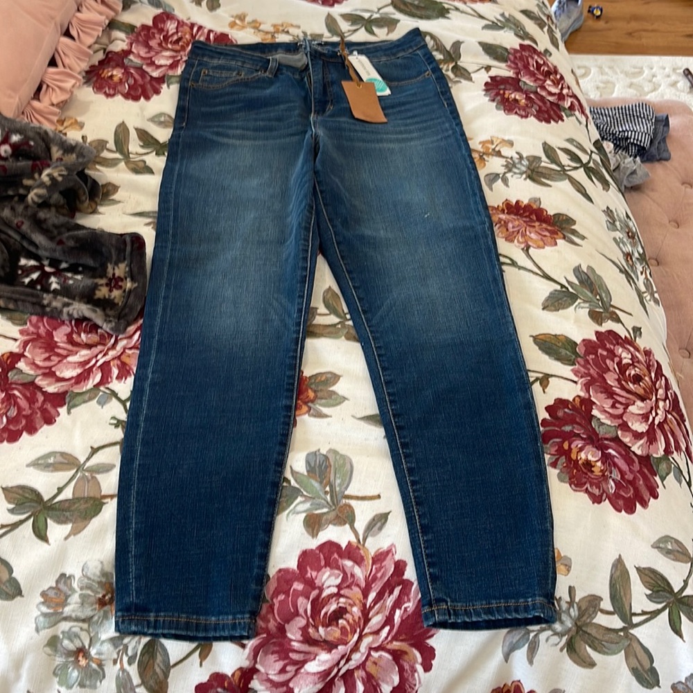 Prosperity size 32 womens jeans nwt. Medium wash